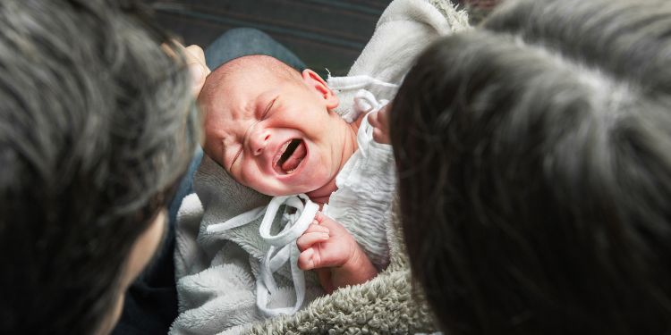 colici la bebelusi, ce sunt colicile, cand apar colici la bebelusi, cat dureaza colici la bebelusi, de ce apar colicile la bebelusi, cum se manifesta colicii la bebelusi,