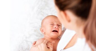 Colicile la bebeluși, baubaul care sperie părinții