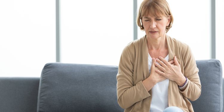 simptomele hipercolesterolemiei, hipercolesterolemie diagnostic si depistare, tratamentul hipercolesterolemiei, rolul dietei in hipercolesterolemie, alimente recomandate in hipercolesterolemie, alimente de evitat in hipercolesterolemie, complicatiile hipercolesterolemiei, preventia hipercolesterolemiei,