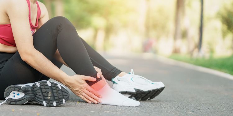 ce este tendinita achileana, tendinita achileana cauze, cum se manifesta, tendinita achileana simptome, tendinita achileana diagnostic, cum se trateaza tendinita achileana, tendinita achileana complicatii, 