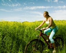 Mersul pe bicicleta reduce cu 50% riscul afectiunilor cardiace