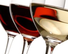 Doua pahare de vin rosu pe zi pot preveni cancerul de prostata