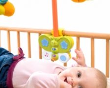 Bebelus nelinistit – suzeta il poate alina?