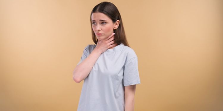 alergie sau raceala, cum sa deosebiti o alergie de raceala, ce este rinita alergica, cum se manifesta infectia virala, culoarea secretiilor nazale si diagnosticul de raceala, alergie sau raceala cand este necesara evaluarea medicala, alergie sau raceala care este tratmentul, cum prevenim episoadele de alergie sau raceala, alergie sau raceala urgente medicale,