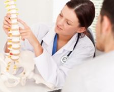 Tratament medicamentos vs. chiropraxie in lupta cu durerile de spate