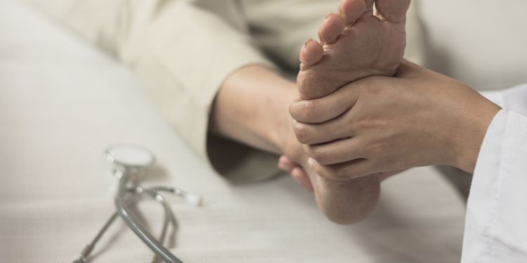 kinetoterapie personalizata pentru pintenii calcaneeni, orteze plantare pintenii calcaneeni, preventia pintenilor calcaneeni,