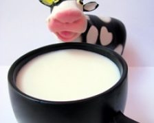 Doua pahare de lapte pe zi, cantitatea optima pentru copii