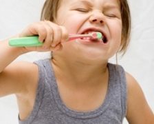 Copiii si frica de dentist: cum scapa de ea