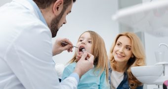 Copiii si frica de dentist: cum scapa de ea
