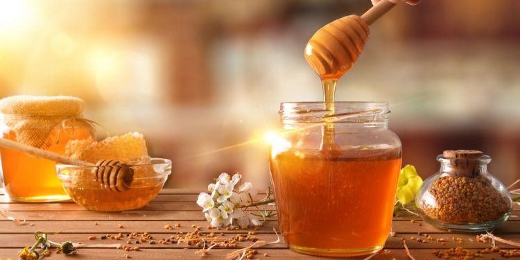 mierea de albine pentru colon