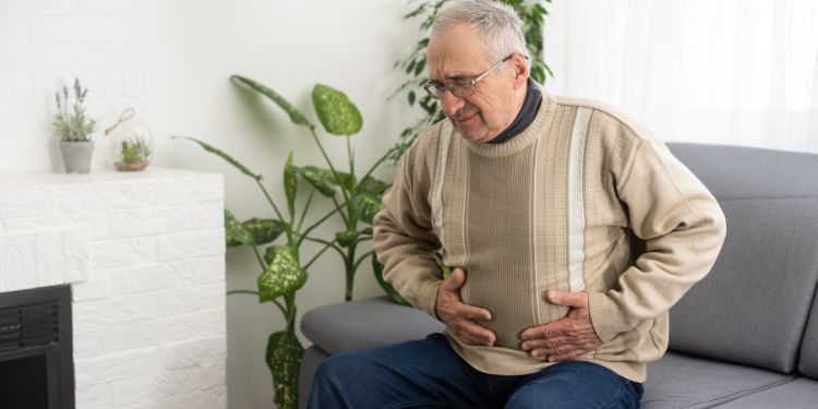 , factori de risc pentru anevrism de aorta abdominala, cum se manifesta anevrismul de aorta abdominala, cand trebuie sa mergem la medic pentru anevrismul de aorta abdominala, anevrism de aorta abdominala diagnostic, 