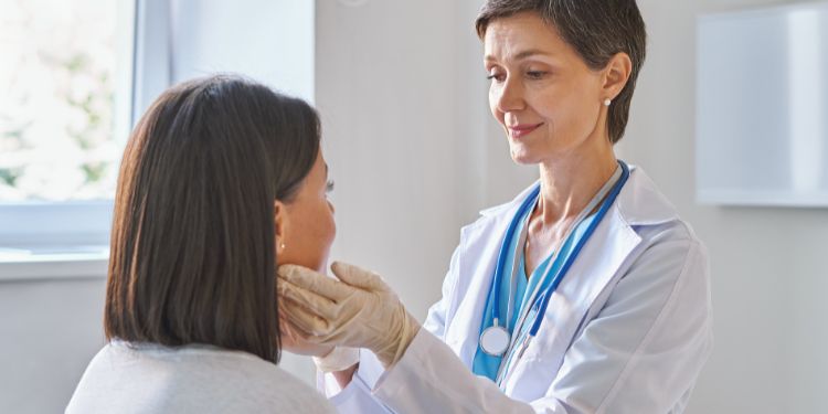 Hipotiroidism versus hipertiroidism. Cum le deosebim