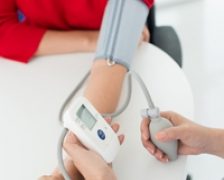 Testul de sange care ar putea detecta cauza hipertensiunii arteriale
