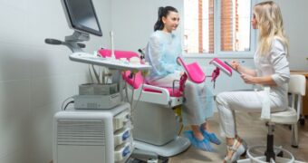 Ghid complet despre vaginită: tipuri de vaginită, cauze, simptome și tratament
