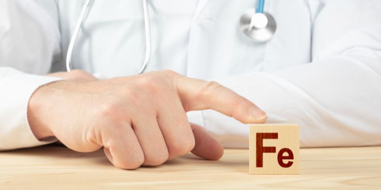 , deficitul de fier simptome, deficitul de fier la copii, deficitul de fier la adulti, deficitul de fier la femei, deficitul de fier la barbati, deficitul de fier si insuficienta cardiaca,