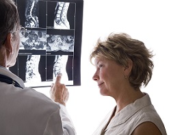 osteoartrita coloanei vertebrale dacă articulația degetului pe braț doare