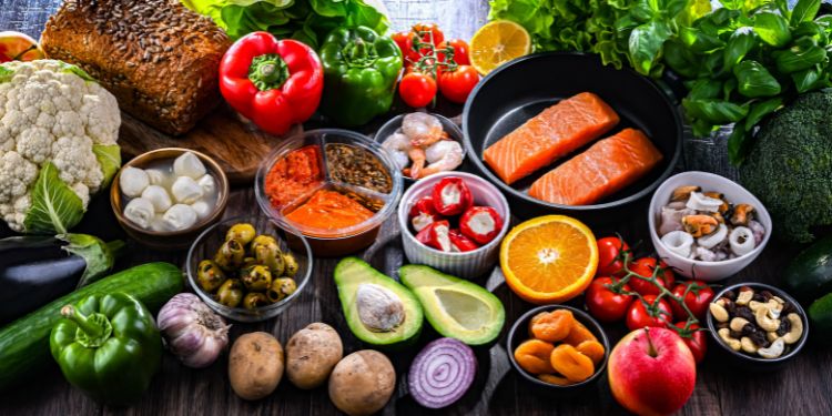 Dieta mediteraneană: ce este, cum se ține și ce beneficii ne oferă