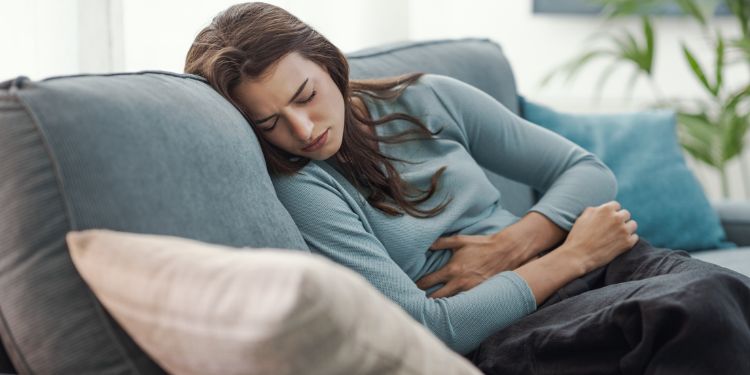 lipsa de B12, lipsa vitaminei B12 simptome, deficit de vitamina B12, ce rol are vitamina B12, cauzele si factorii de risc pentru lipsa de vitamina B12, aport insuficient de B12, lipsa de B12 oboseala si lipsa de energie, lipsa vitaminei B12 furnicaturi si amorteli, lipsa de vitamina B12 ulceratiile bucale, lipsa de vitamina B12 probleme de memorie, lipsa de vitamina B12 depresie,