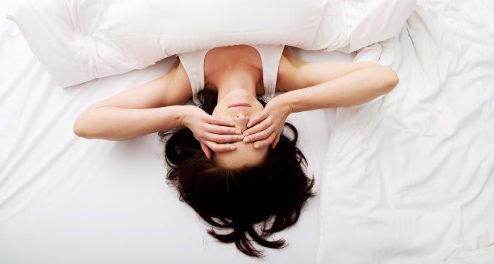 6 motive pentru care vă treziţi dimineaţa cu dureri de cap