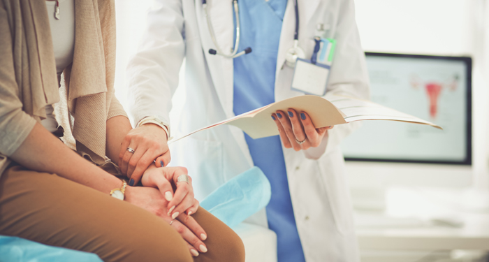 shutterstock_696188545_doctor-pacient