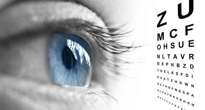 poate îmbunătăți vederea cu astigmatism
