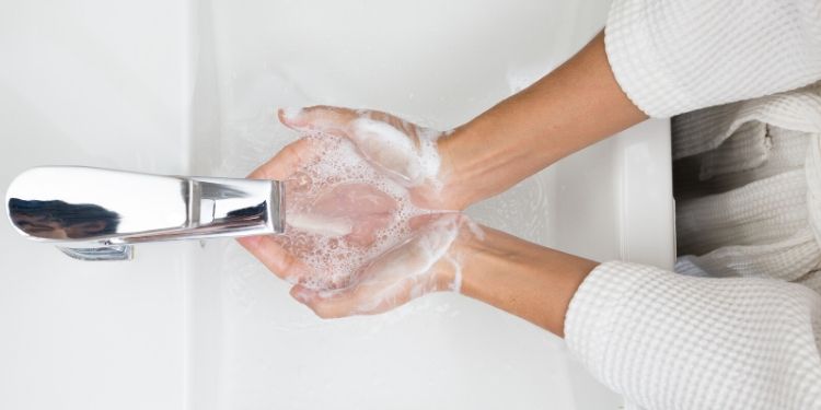 De ce e aşa important să ne spălăm pe mâini?