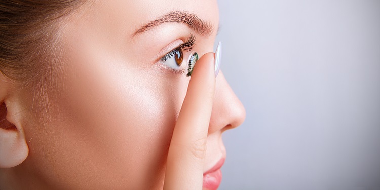 S-au inventat lentilele de contact smart pentru monitorizarea glicemiei