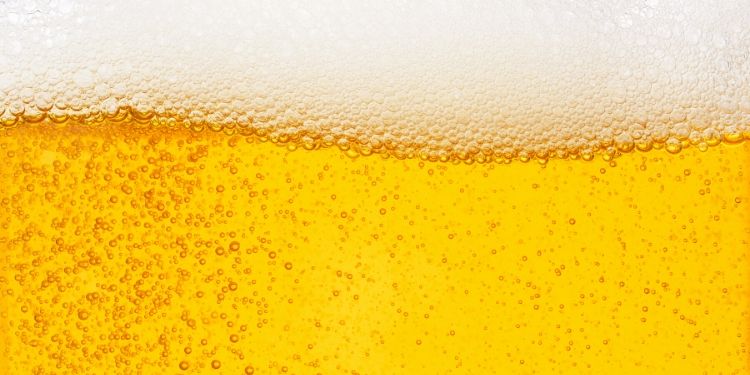 consumul de bere, 4 beri pe zi, consum moderat de bere, berea este sănătoasă, beneficiile consumului de bere,