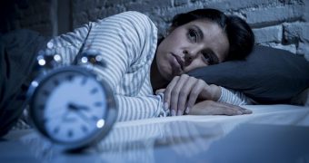 Anxietatea provocată de COVID-19 ne tulbură somnul? 8 moduri pentru a reveni la somnul profund