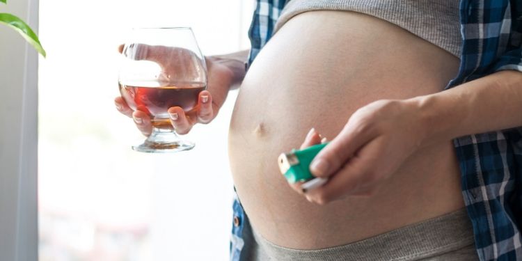 alcool în timpul sarcinii, tutun în timpul sarcinii, efecte fumat gravide, efecte alcool gravide, dezvoltarea creierului fătului, consum alcool tutun în timpul sarcinii
