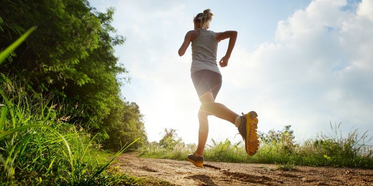 alergare, miscare, exercitii fizice, antrenament, endorfine, jogging, ce se întâmplă în organism când alergăm,
