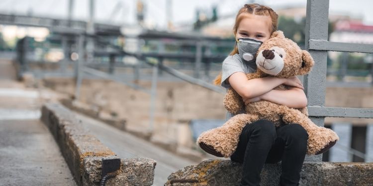 Expunerea în copilărie la aerul poluat creşte riscul apariţiei bolilor de inimă