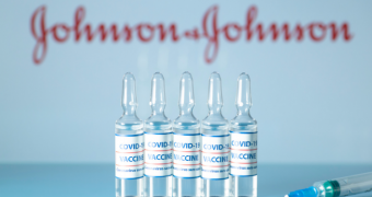 A fost aprobat serul Johnson&Johnson, cel de-al patrulea vaccin împotriva COVID-19