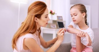 Juliturile și cicatricile la copii – Flamozil Kids și Scagel Kids – o combinație reușită