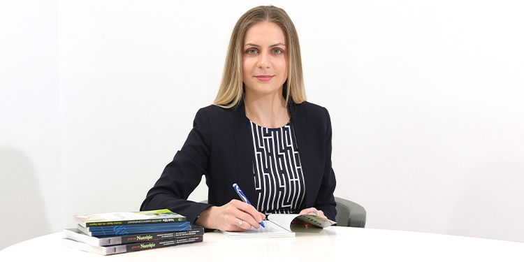 https://www.farmaciata.ro/nicoleta-tupita-nutritionist-dietetician-un-sistem-imunitar-puternic-este-rezultatul-obiceiurilor-sanatoase-adoptate-de-a-lungul-vietii/