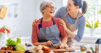 Alimentaţia seniorilor: 13 alimente de inclus în dietă