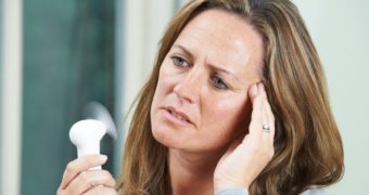 Menopauza: dieta care ține sub control bufeurile