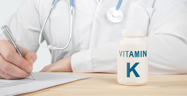 vitamina K, beneficii vitamina K, contraindicatii vitamina K, contraindicatii vitamina K, administrare vitamina K, dozaj vitamina K,