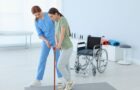 Recuperarea prin mobilitate: rolul bastoanelor ortopedice în procesul de vindecare