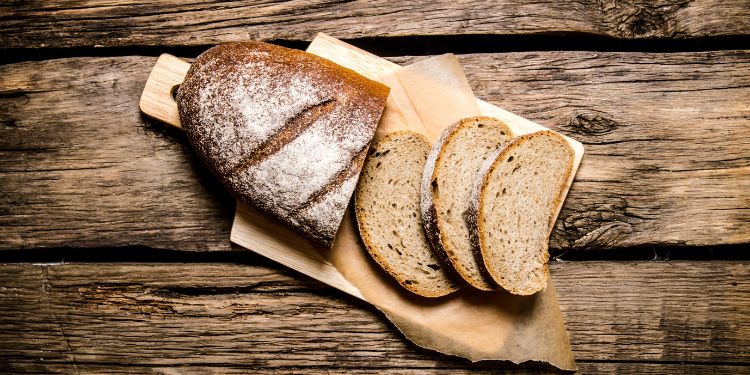 Pâinea de secară, de ce să o includeţi în dietă