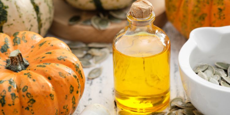 cum sa alegeti si sa pastrati uleiul de dovleac, ulei de dovleac riscuri, ulei de dovleac cosmetica, ulei de dovleac gastronomie, ulei de dovleac beneficii pentru sanatate,