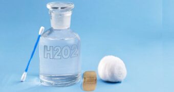 Peroxid de hidrogen (apa oxigenată) − utilizări casnice, beneficii, precauții