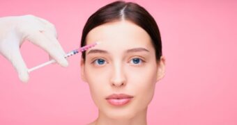 Toxina botulinică: cum acționează, indicații terapeutice și contraindicații