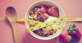 Fibrele alimentare şi greutatea. Cum vă ajută fibrele să slăbiţi