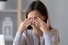 (P) Ochi uscați, deshidratați și obosiți: cum să-i revitalizaţi rapid