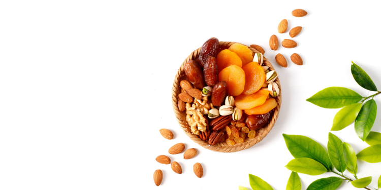 constipatie, fibre, fructe uscate, beneficii consum de fructe uscate, miscare intestinala, tranzit intestinal, sindromul colonului iritabil, prune uscate, constipatie cronica, sorbitol, efecte adverse,