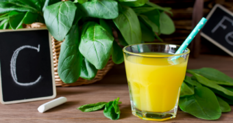 Fier și vitamina C: cum se potențează reciproc pentru o absorbție optimă