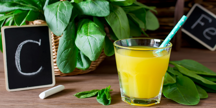 Fier și vitamina C: cum se potențează reciproc pentru o absorbție optimă