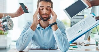Ce boli pot fi cauzate și declanșate de stres? Informații și sfaturi