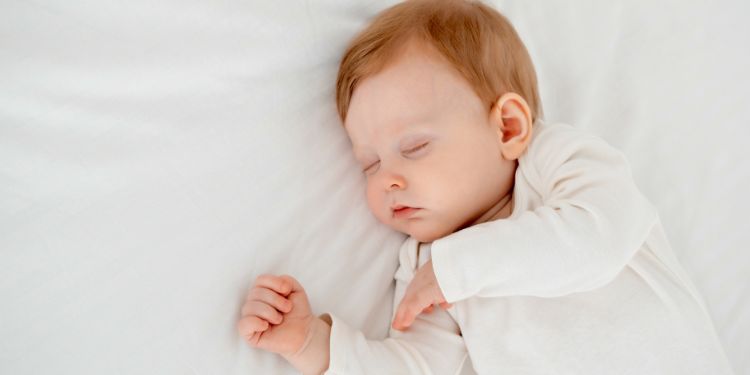 simptome deshidratare bebelusi, deshidratare la bebelusi cand trebuie sa mergeti urgent la medic, cum preveniti deshidratarea la bebelusi, ce sa nu faceti atunci cand apar semne de deshidratare la bebelusi,